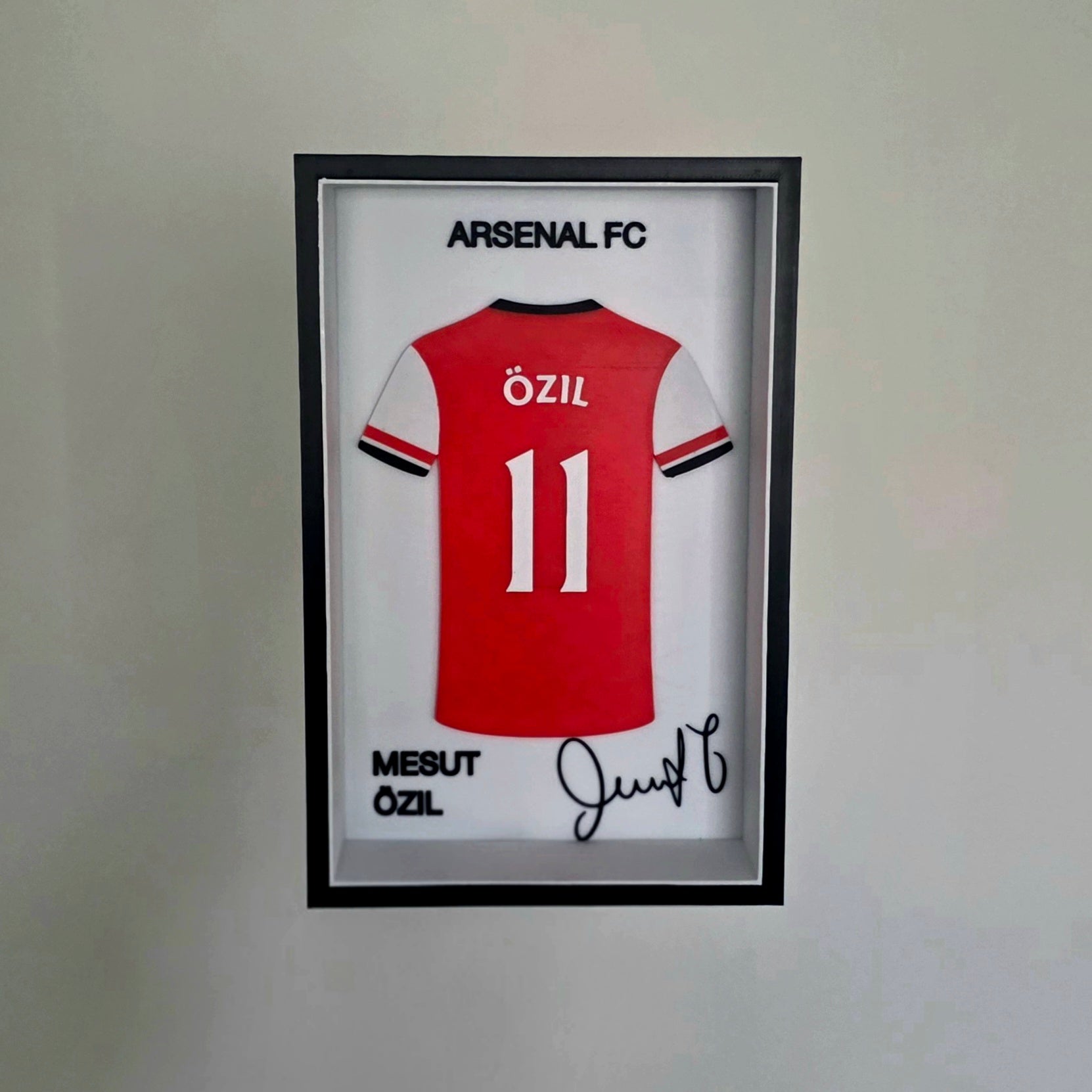 Mesut Özil Arsenal Shadow Box