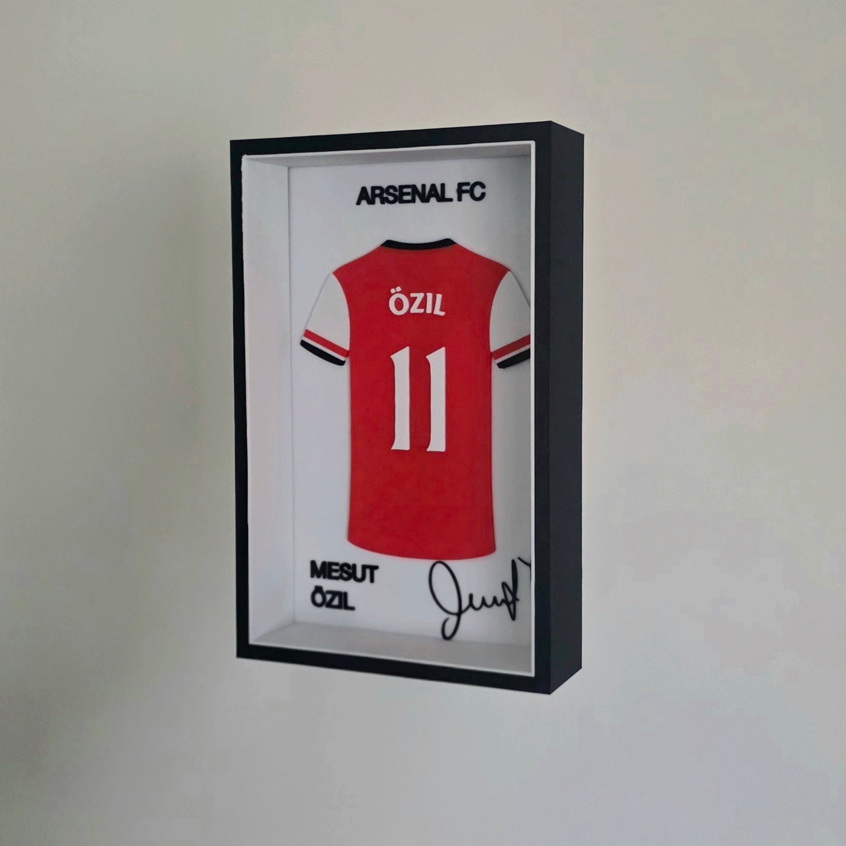 Mesut Özil Arsenal Shadow Box